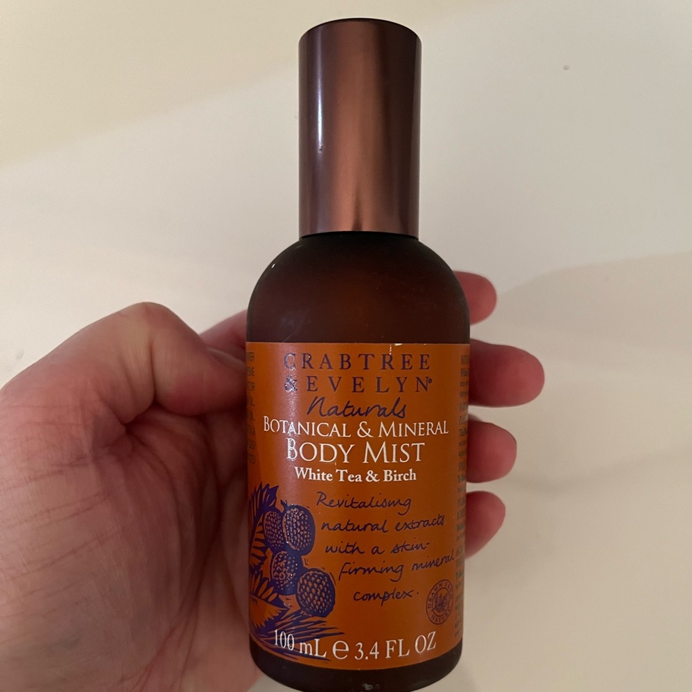 Crabtree & Evelyn naturals botanical and mineral in white tea and birch